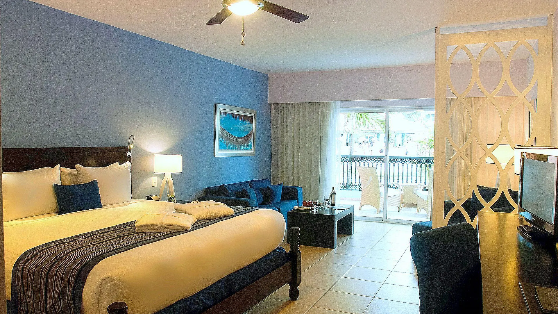 Ocean Blue & Sand Beach Resort Punta Cana 5*,  Repubblica Dominicana